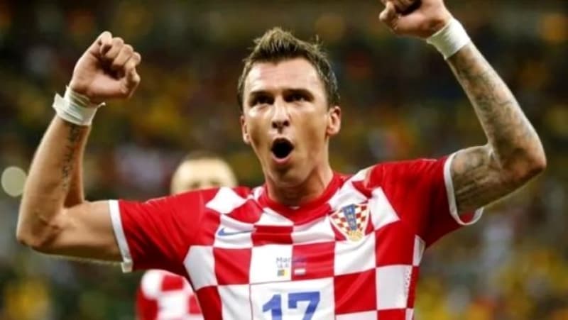 <p>34 yaşındaki forvetin, 4 milyon eurodan 2 senelik sözleşme talep etmesi sebebiyle görüşmelerin tıkandığı kaydedilmişti.</p>