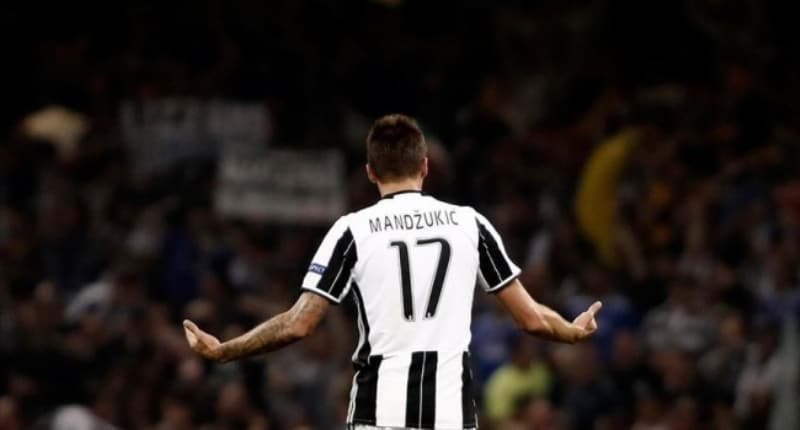 <p><i>Spor Arena'nın aktardığı, Rus basınında yer alan habere göre; </i>Lokomotiv Moskova ile sözleşme konusunda anlaşamayan Manduzkic için Başakşehir kulübü devreye girdi ve bu transferi bitirdi.</p>