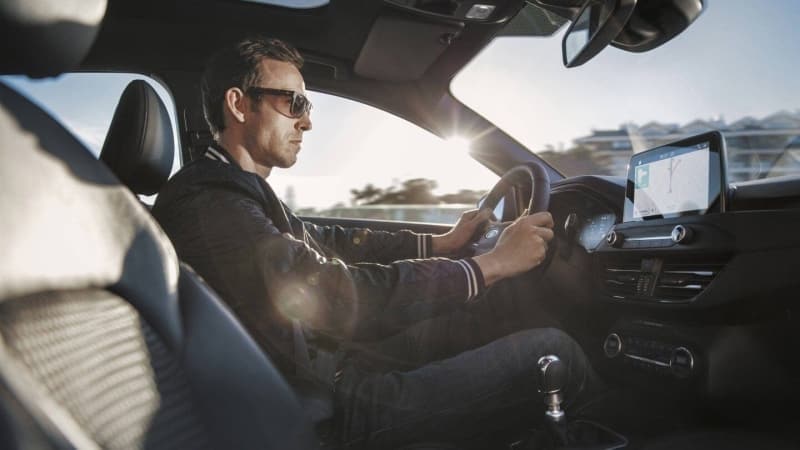 <p><b>FORD FOCUS GHIA</b></p><p><br></p>