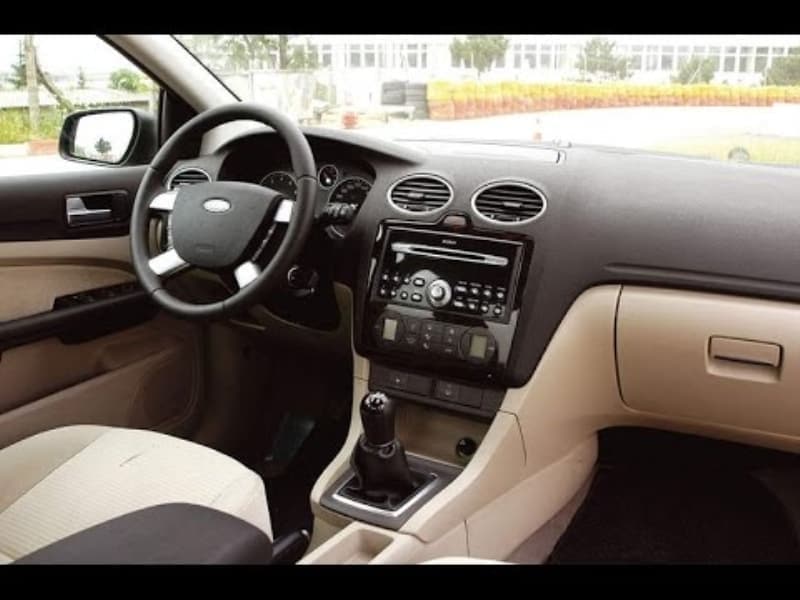 <p>Uzun bir düdük sesi duyulur, programlama tamamlanmıştır. Başarılı olmuşsa yaklaşık 10 km/saat hızda kapılar otomatik kilitlenecektir, içeriden manuel olarak açılırsa, söz gelimi yolcu indirme-bindirme, yeniden hareketinizde otomatik kilitleme olmayacaktır</p>