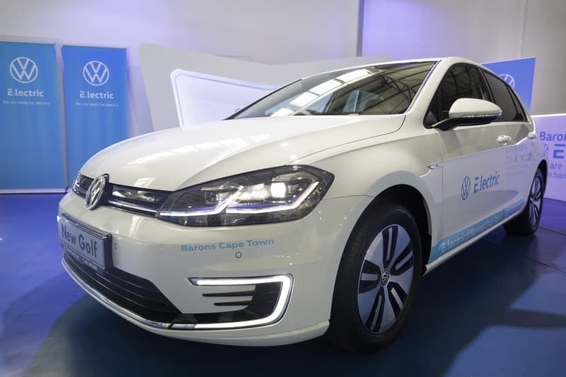 <p>Geri vitese takıldığında sağ aynanın aşağı inmesi</p>