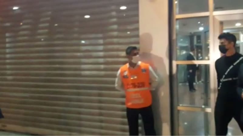 <p>Sarı lacivertlilerin, Perotti'ye sunduğu sözleşmenin ikinci yılı için farklı bir teklif yaptığı öne sürüldü.</p>