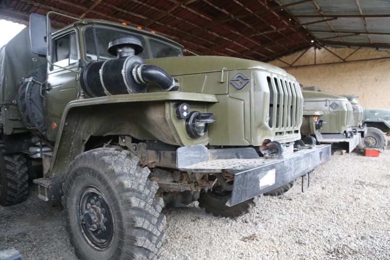 <p>Azerbaycan ordusu, topraklarını işgalden kurtarmak için başlattığı operasyonda, Ermenistan ordusuna ait çok sayıda silah, mühimmat ve araç ele geçirdi. Ele geçirilenler arasında T-72 tankları da bulunuyor. ( Resul Rehimov - Anadolu Ajansı )</p>