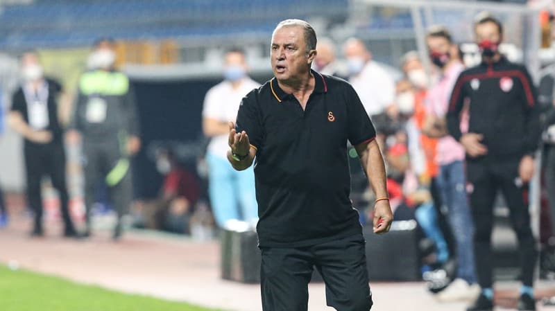<p><b>FENERBAHÇELİ YILDIZLA İLGİLENDİ</b><br></p><p><br></p><p>Tüm bu yaşananların ortasında Galatasaray'ın dün bir Fenerbahçeli yıldızla ilgilendiği ortaya çıktı.</p>
