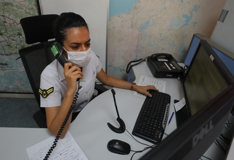 <p>Bizler olay srasnda zamanla yaryoruz. Yzme bilsen bile can yelei giymeden tekneye binilmemeli.</p>