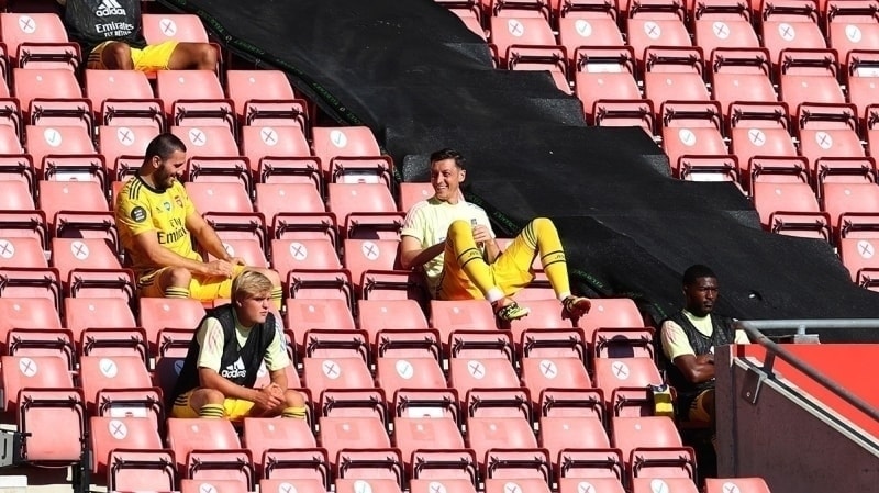 <p>'�z�c� bir son! Bir g�n neler oldu�unu bilmek isterim.'</p>