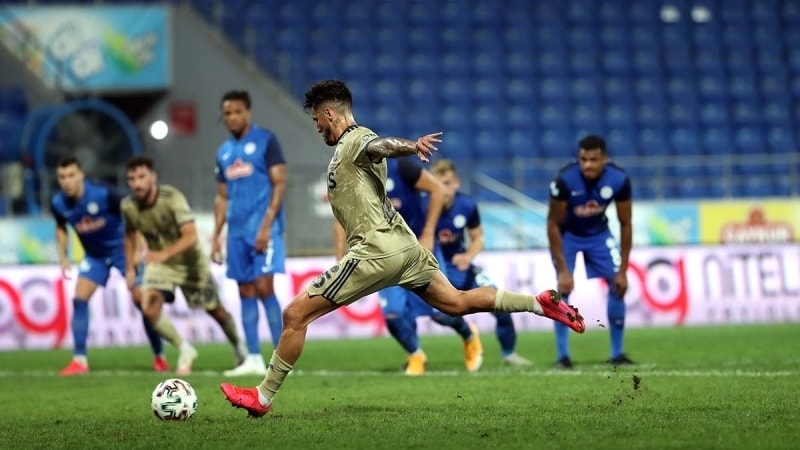 <p>Ancak sa�l�kl� ve fiziken haz�r bir Sosa’dan formay� almak hi� kolay olmaz.</p>