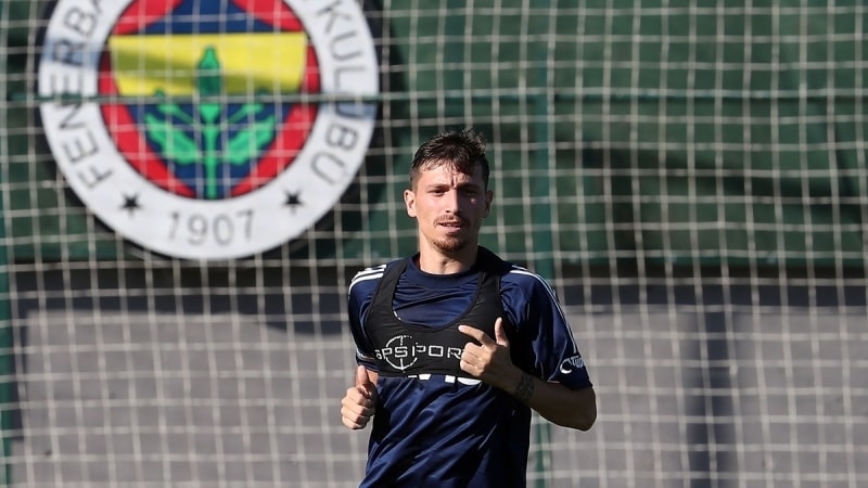 <p>Bu nedenle haz�r hale gelmesi zaman ald�, rekabette geri kald�.�</p>