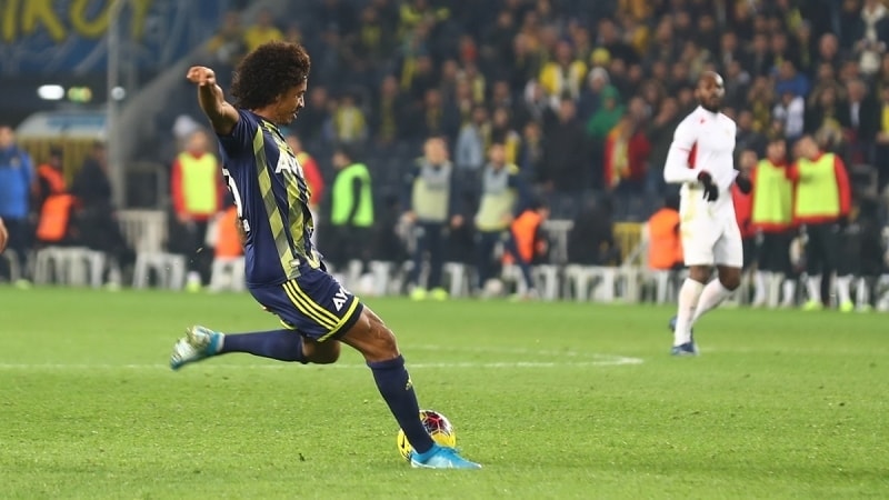 <p>Orta saha oyuncular� i�erisinde ilk 11’e en yak�n isim Gustavo gibi g�r�n�yor.</p>