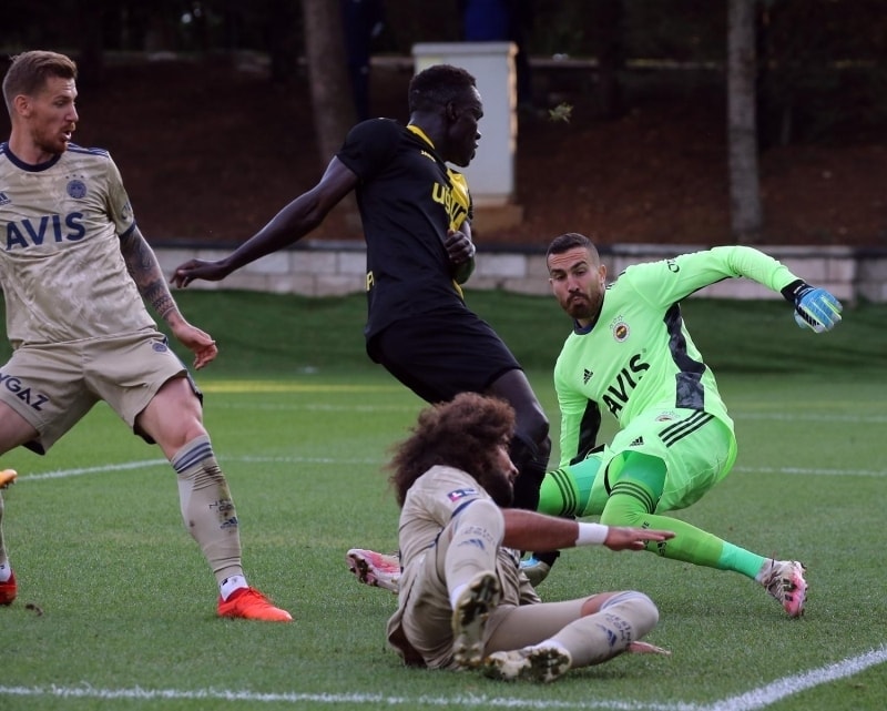 Fenerbahce Macinda Saha Karisti Fatih Tekke Hakemin Uzerine Yurudu Foto Galeri Star