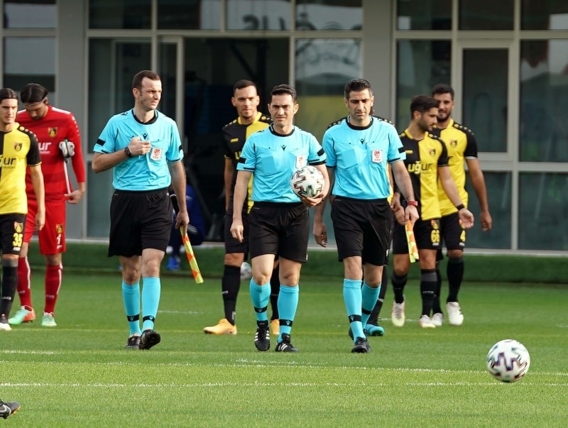 Fenerbahce Macinda Saha Karisti Fatih Tekke Hakemin Uzerine Yurudu Foto Galeri Star