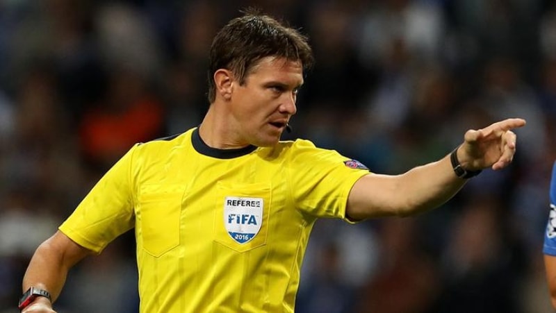 Müsabakada, Slovenya Futbol Federasyonundan hakem Matej Jug düdük çalacak. Jug'un yardımcılıklarını aynı ülkeden Matej Zunic ve Grega Kordez yapacak. Karşılaşmanın dördüncü hakemi ise Nejc Kajtazovic olacak.