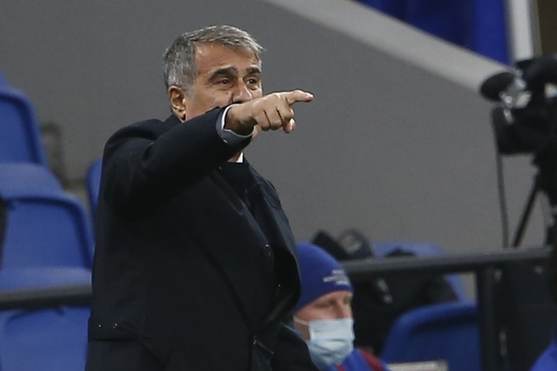 <p>'Devre arasından sonra Güneş, Jirkov ve Kuzyaev'in kanatları üzerindeki baskıyı artırmaya karar vererek Cengiz Ünder'i oyuna soktu.' </p>