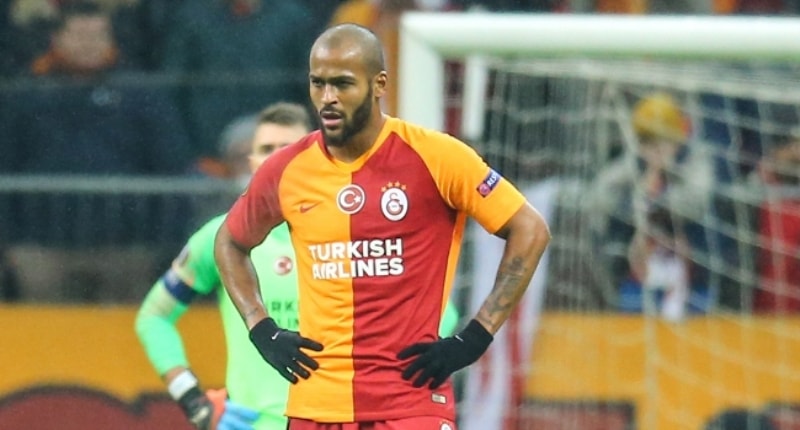 <p>Çok istediği Roma'ya transferi gerçekleşmeyen 24 yaşındaki Sambacı'yı Newcastle da takibe alsa da Galatasaray'da kalmıştı.</p>