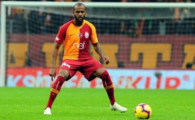 <p><b>ROMA'YA TRANSFER OLMAYI İSTİYORDU</b></p><p><br></p><p>Eylül ayı maaşı hesabına 12 bin 750 bin euro az yatırılan Marcao, 11'e ilk yazılan isim ancak takımın maaş bütçesinde 14. sırada yer alıyor. </p>