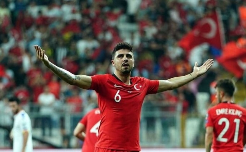 <p>Ozan Tufan</p>