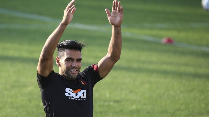 <p>Sarı kırmızılıların da sezon başında olduğu gibi yüksek maliyetinden çıkmak için ayrılığa onay vermesi bekleniyor.</p><p><br></p><p>Hürriyet</p>