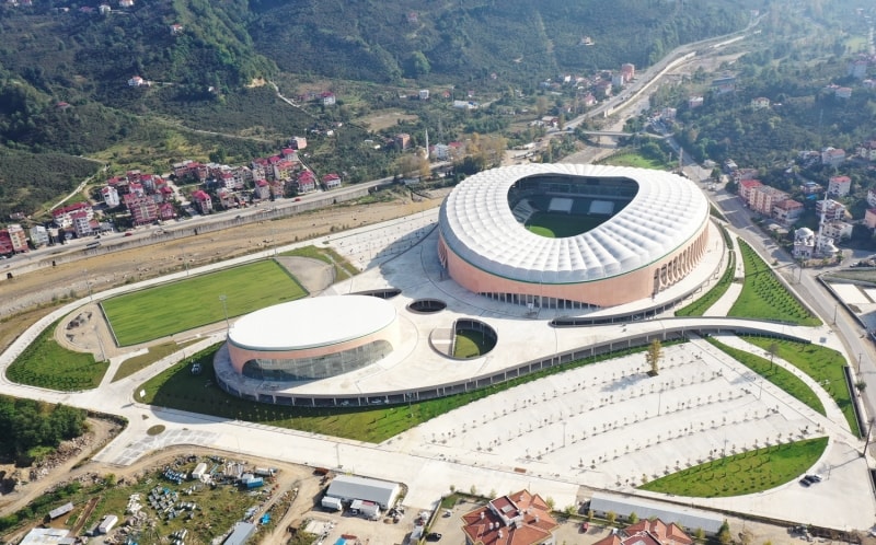 <p>Şenlikoğlu, stadyumun 30 Ekim'de ilgili firmadan Gençlik ve Spor Bakanlığı'na devrinin beklendiğini ifade ederek, <b>kısa sürede yeni stadın faaliyete geçmesini arzuladıklarını aktardı.</b><br></p>