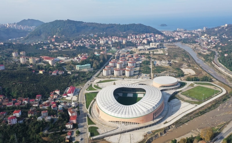 <p><b>ESKİ STADYUM MİLLET BAHÇESİ OLACAK</b><br></p><p><br></p><p>Aytekin Şenlikoğlu, Çotanak Stadı'nın hizmete girmesiyle Giresun'un millet bahçesine de kavuşacağını kaydetti.</p>