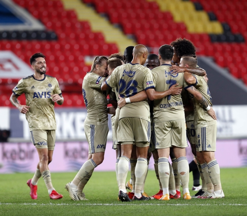 <p>Fenerbahe'nin muhtemel 11'i yle:</p>