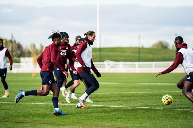 <p>Yusuf Yazıcı’nın performansını artırmasında da deneyimli yıldızın katkısının büyük olduğundan bahsedildi.</p>