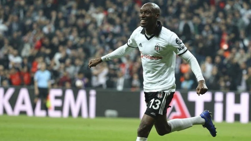 <p>Atiba Hutchinson</p>