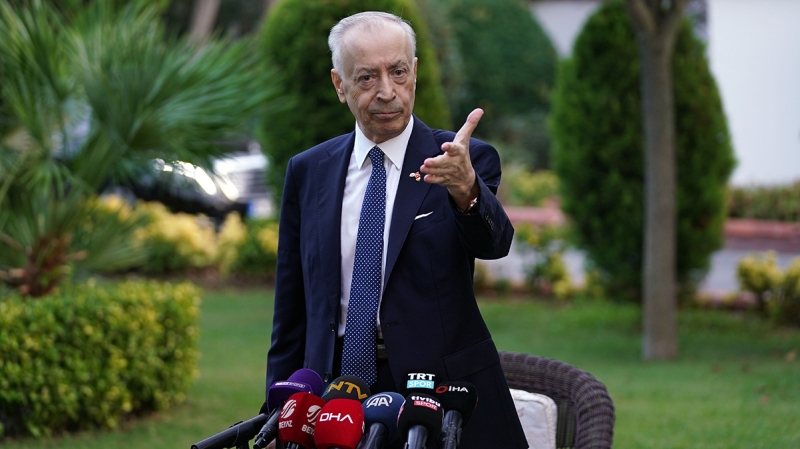 <p>Başkan 3 gün önce, <b>'Galatasaray'a karşı bir savaş açıldı. Sanki ne kadar çok transfer yaparsanız ayrı bir kupa alacaksınız'</b> ifadelerini kullanmıştı.</p>