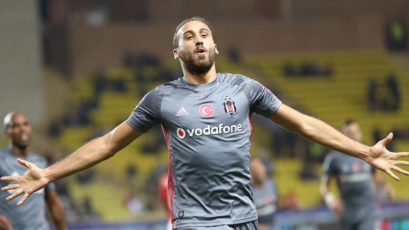 <p>Cenk Tosun Beşiktaş formasını 142 maçta terletti ve 64 gol atarken, 13 asist yaptı.</p>