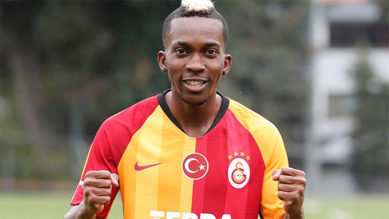 <p>ki oyuncu da kendi takmnda kadro d... Bu transfer operasyonunda da oyuncularn Galatasaray’da yeniden oynama istekleri ar basyor.</p>