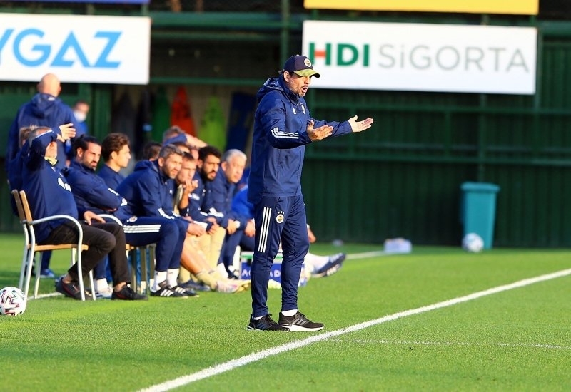 <p>Bulut, futbolcusunu ilk kez 2-1 kazan�lan Karag�mr�k ve 6. haftada 3-1 kazan�lan Trabzonspor kar��la�malar�nda kul�beye koydu ama s�re vermedi.�</p>