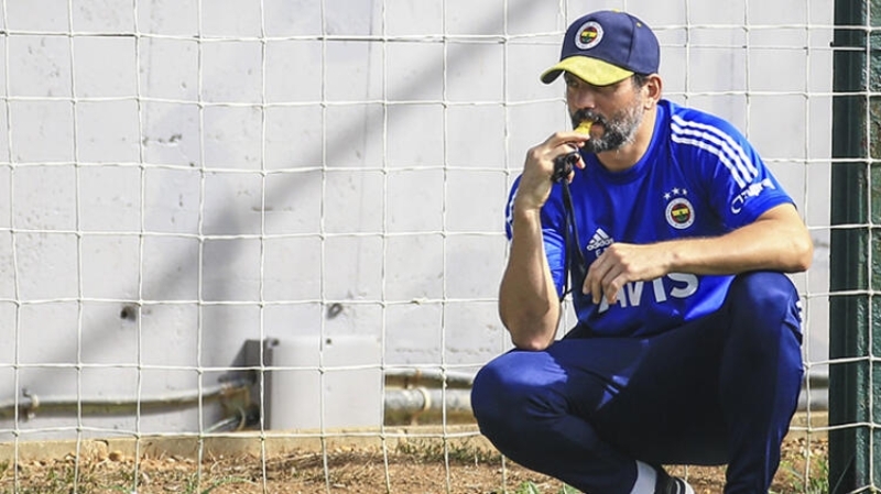 <p><span >Ancak tek hedefin �ampiyonluk oldu�u bu �nemli sezonda teknik direkt�r Erol Bulut, ilk 3 haftada 17 ya��ndaki atak orta saha oyuncusunu 4. haftaya kadar kadroya almad�.�</span><br></p>