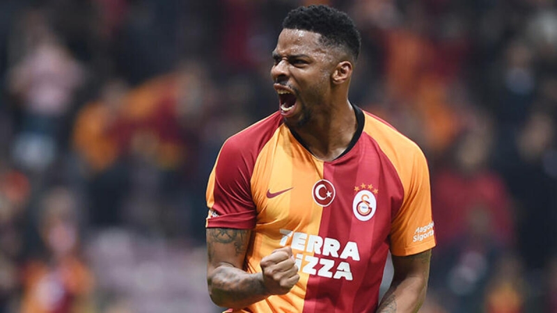 <p>Marcao’nun sakatlığında Donk sarı-kırmızılıların savunmasında forma giyecek. </p>