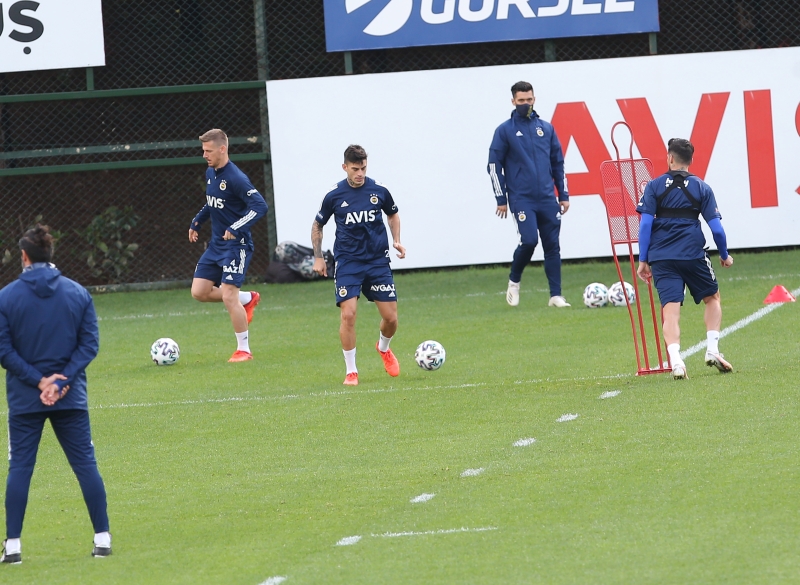 <p>32 yaşındaki futbolcu ilk kez geçen hafta idmanların tamamında takımla çalıştı. </p>