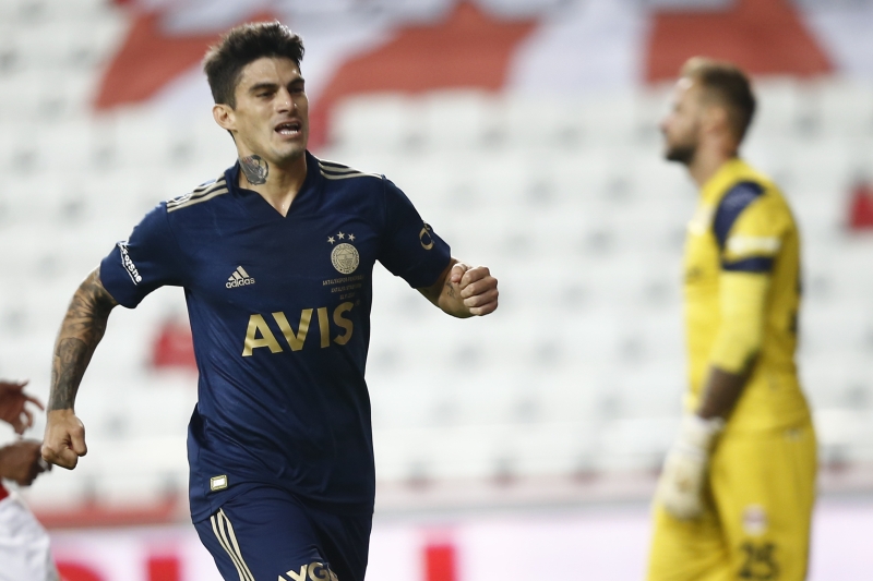 <p>Diego Perotti, sahada kaldığı yaklaşık yarım saatte, 11’i zorlayacağını gösterdi. </p>