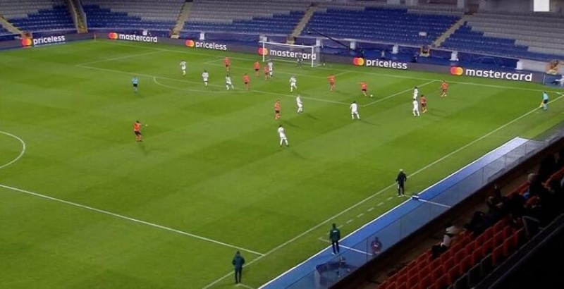 <p><b>NGLTERE BUNU KONUUYOR </b></p><p>Senegalli golcnn att gol, ngiltere'de de geni yank uyandrd. zellikle United'n savunmada verdii boluk sosyal medyada byk eletiri konusu oldu.</p>