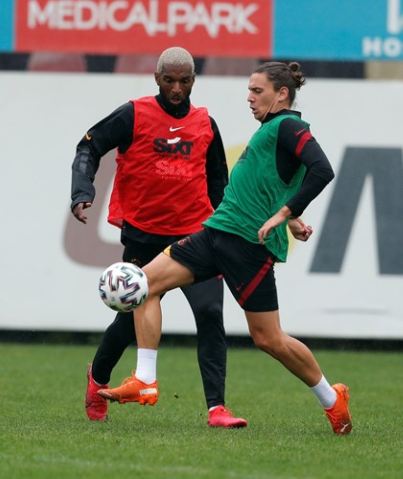 <p>Galatasaray, Sivasspor karlamasnn hazrlklarna yarn yapaca antrenmanla devam edecek.</p>