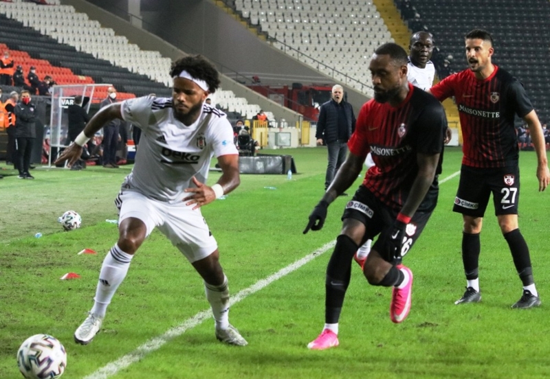 <p>Gaziantep FK forması giyen Kevin Mirallas, Kasım 2019'dan (Antep formasıyla) bu yana ilk golünü Beşiktaş'a attı.</p>