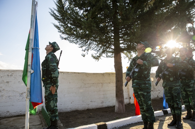 <p>Sınır karakolunda görev yapan Albay Abbasov Afdandil, AA muhabirine yaptığı açıklamada, Şuşa kentinin işgalden kurtulmasından duyduğu sevinci dile getirerek, 'Bugün bizim için mukaddes bir gündür. Biz, muzaffer başkumandanımızın, 28 yıl 6 ay sonra Şuşa'nın işgalden kurtulmasını bizlere haber vermesinin sevincini yaşıyoruz.' ifadesini kullandı.</p>