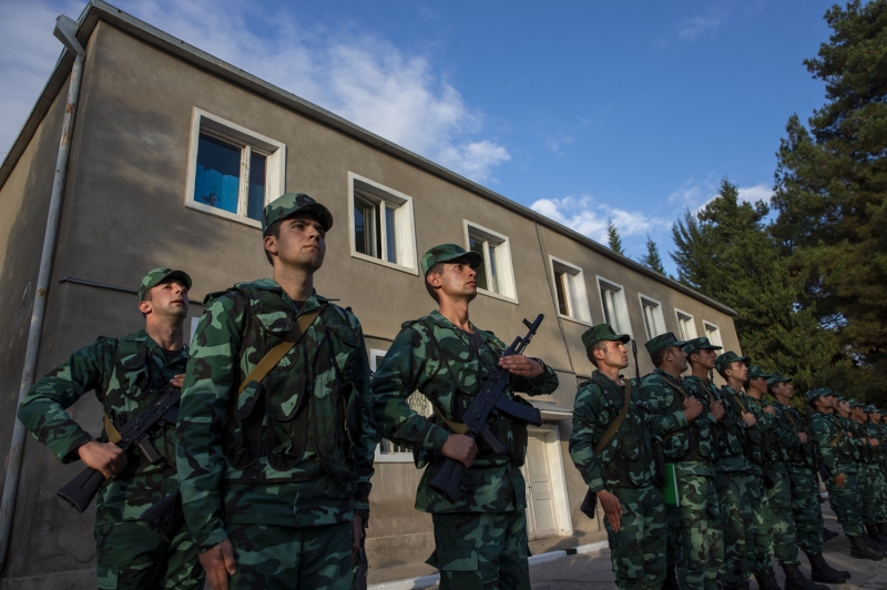 <p>Binbaşı Emin Soltanzade de, Şuşa'nın işgalden kurtulması dolayısıyla bugünün önemine değinerek, 'Azerbaycan Cumhuriyeti'nin esas sembolü olan bayrağımız bugün dalgalandı. Biz çok gururluyuz. Bizim için şeref ve gurur günüdür. Bayrağımızın dalgalanmasına iştirak eden Azerbaycan Cumhurbaşkanı İlham Aliyev'e şükranlarımızı iletiyoruz.' diye konuştu.</p>