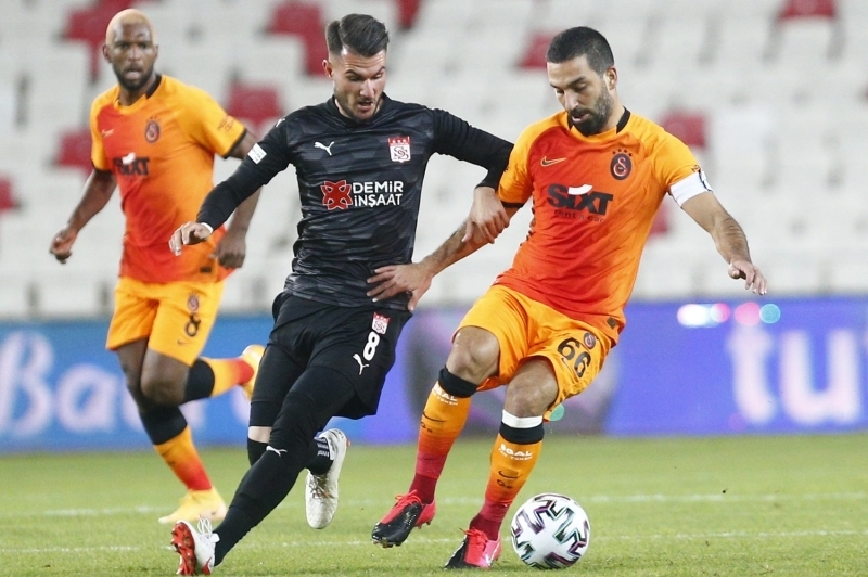 <p><b>BELHANDA YILDIZLATI</b></p><p>Galatasaray'n Fasl yldz Belhanda, Sivasspor karsnda takmn srtlayan oyuncu oldu</p>