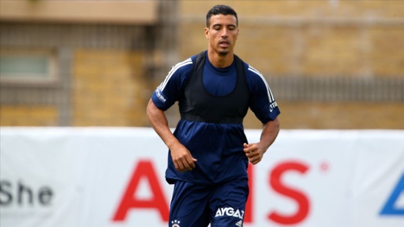 <p>Erol Bulut, Dirar’ı takımda görmek istemiyor.</p>