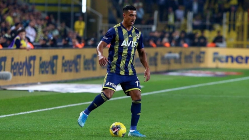 <p>Bu nedenle deneyimli futbolcu ocak ayına kadar bireysel olarak çalışacak. </p>