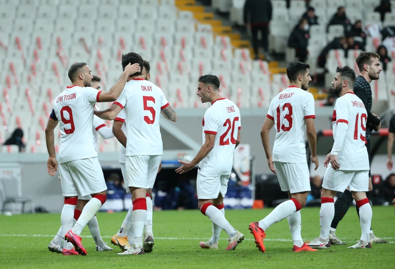 <p>3 y�l sonra Milli Tak�m'a geri d�nen ve asist yapan Caner Erkin ile ilgili sosyal medyada �ok say�da payla��m yap�ld�.</p>