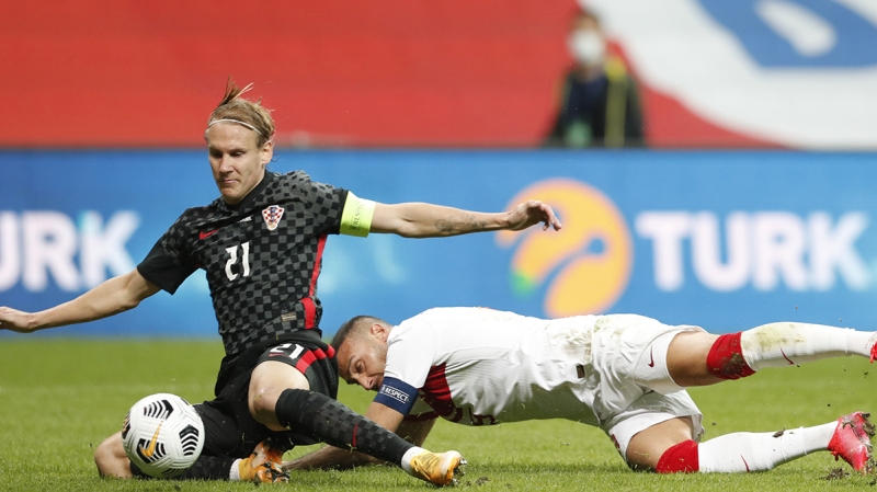 <p>Domagoj Vida, A Milli Tak�m'a kar�� 45 dakika sahada kald� ve bir�ok futbolcuyla da temas i�inde oynad�. H�rvat oyuncu devre aras�ndan oyundan ��kt�.&nbsp;</p>