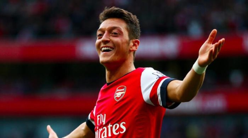 <p>Daily Mail, Lille'in gelişimine katkıda bulunduğu veya keşfettiği yıldızların Premier Lig devlerine transferlerine de vurgu yapıyor. </p>