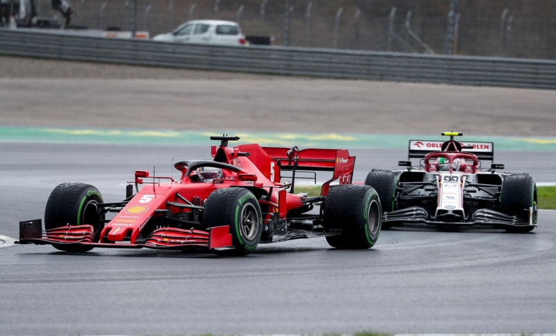 <p>İstanbul Park'ta ilk 2 antrenman seansında da başarılı bir performans ortaya koymayı başaran Ferrari pilotu Charles Leclerc ve Red Bull pilotu Alexander Albon ise Verstappen'i takip eden isimler oldu.</p>