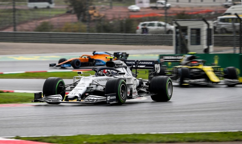 <p><b>ANKETLERDE İSTANBUL PARK FIRTINASI ESTİ</b></p><p><br></p><p>Formula 1'i yakından takip eden yurt dışı medya kuruluşlarının açtığı anketlerde ise İstanbul Park'taki yarışın çok keyifli ve heyecanlı geçeceği sonucu çıktı. </p>