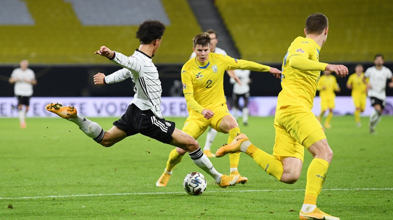 <p>A Ligi 4. Grup karşılaşmasında Almanya, sahasında Ukrayna'yı 23. dakikada Leroy Sane, 33 ve 64. dakikalarda ise Timo Werner'in golleriyle 3-1 yendi. </p>