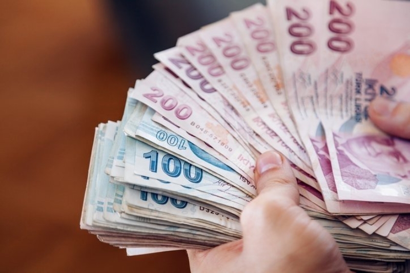 <p><b>VERGİ AFFI RESMİ GAZETE'DE ONAYLANDI</b></p><p><b><br></b></p><p>Vergi affı (borç yapılandırma işlemi) düzenlemesi Resmi Gazete'de yayımlandı. KYK öğrenim kredisi borcu ve SGK prim ödemelerini de kapsayan vergi borcu yapılandırma işlemi için E-Devlet şifresine sahip olmak yeterli olacak. Gelirler İdaresi Başkanlığı (GİB) İnternet Vergi Dairesi (İVD) üzerinden yapılabilecek olan vergi borcu yapılandırma işlemi, 18 taksite bölünüp 36 aya yayılabilecek. </p>