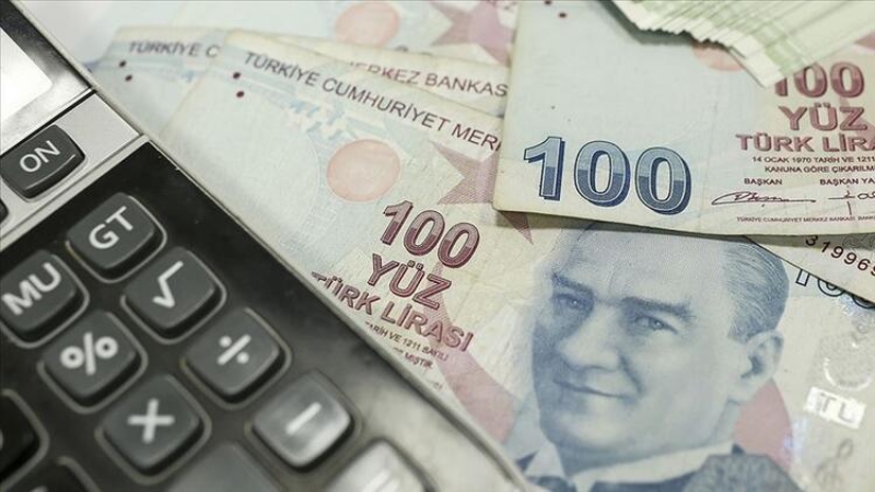 <p><b>VERGİ YAPILANDIRMADA ÖDEMELER NASIL OLACAK?</b></p><p><b><br></b></p><p>Yapılandırma kapsamında, ödemeler ikişer aylık aralıklarla 18 taksitle yapılabilecek. Borçlarını ilk taksit süresi içinde peşin ödeyenler, gecikme faizinden tümüyle kurtulacak. Borçlarını taksitle ödemek isteyenler 6, 9, 12 ya da 18 taksiti tercih edebilecek.</p>